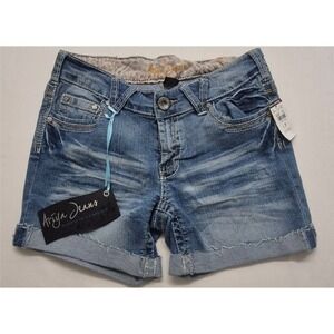 NWT Ariya distressed Denim shorts 7/8 curvy fit stretch cuffed hem Cotton